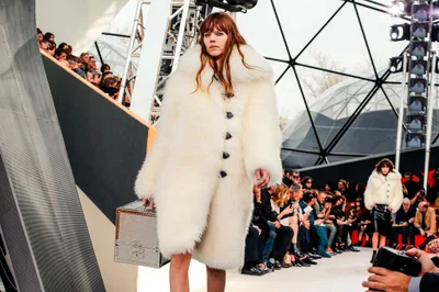 Look 3